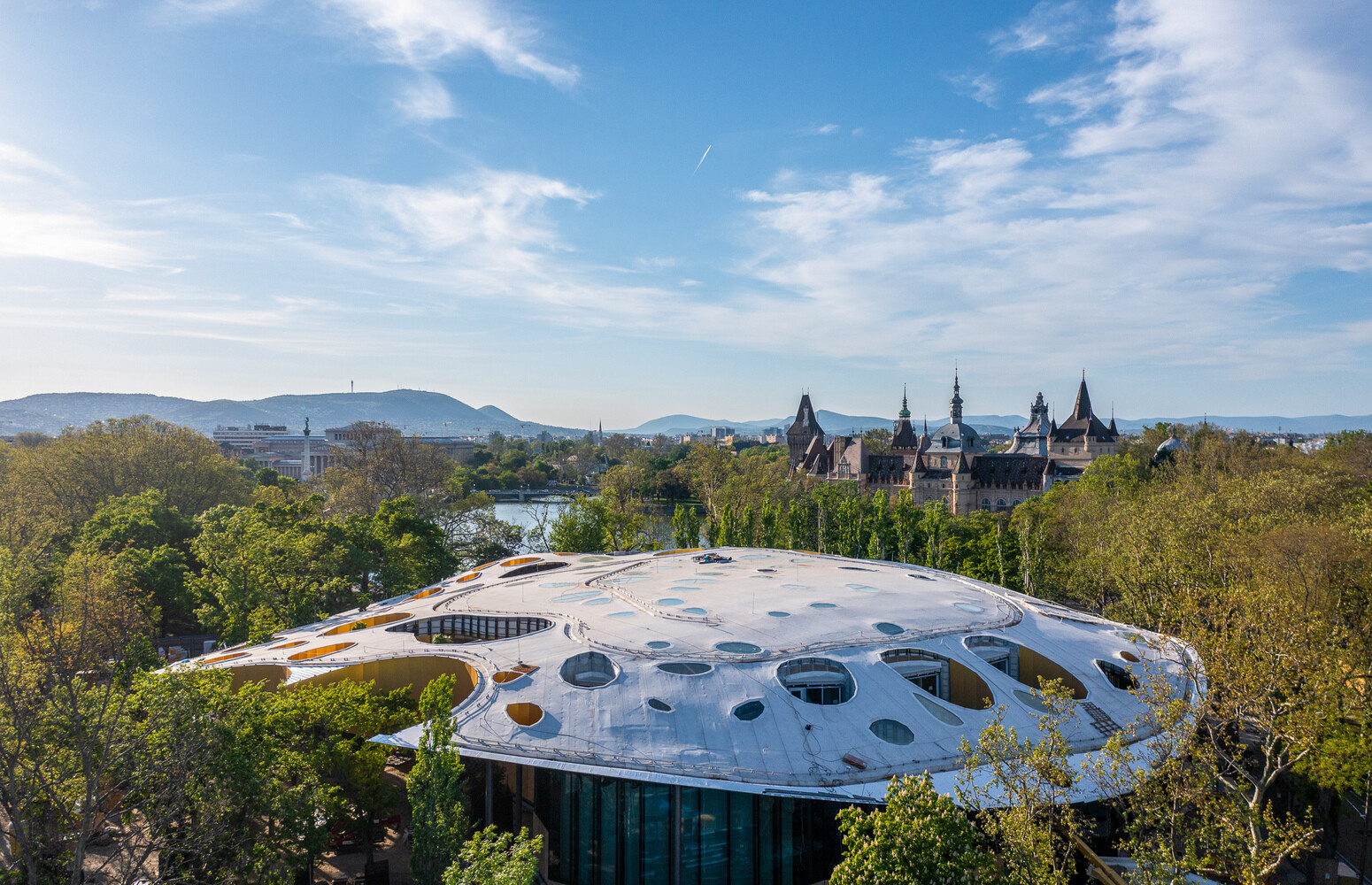 la-casa-de-musica-de-sou-fujimoto-en-budapest-esta-casi-lista-alt