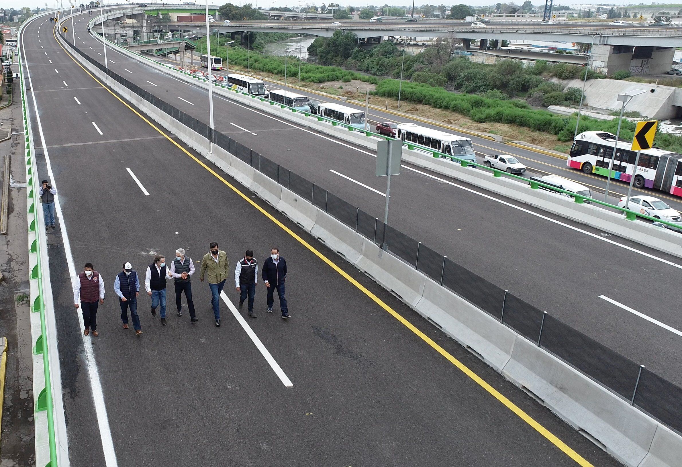 autopista_Siervo_de_la_Nación_alt