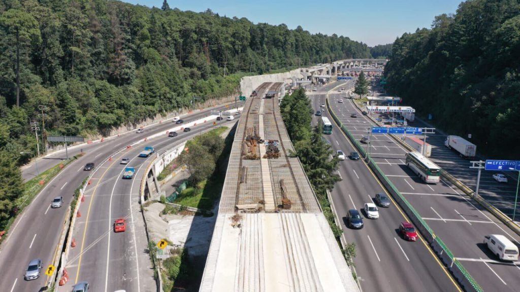 Tren_Interurbano_México_Toluca_ALT