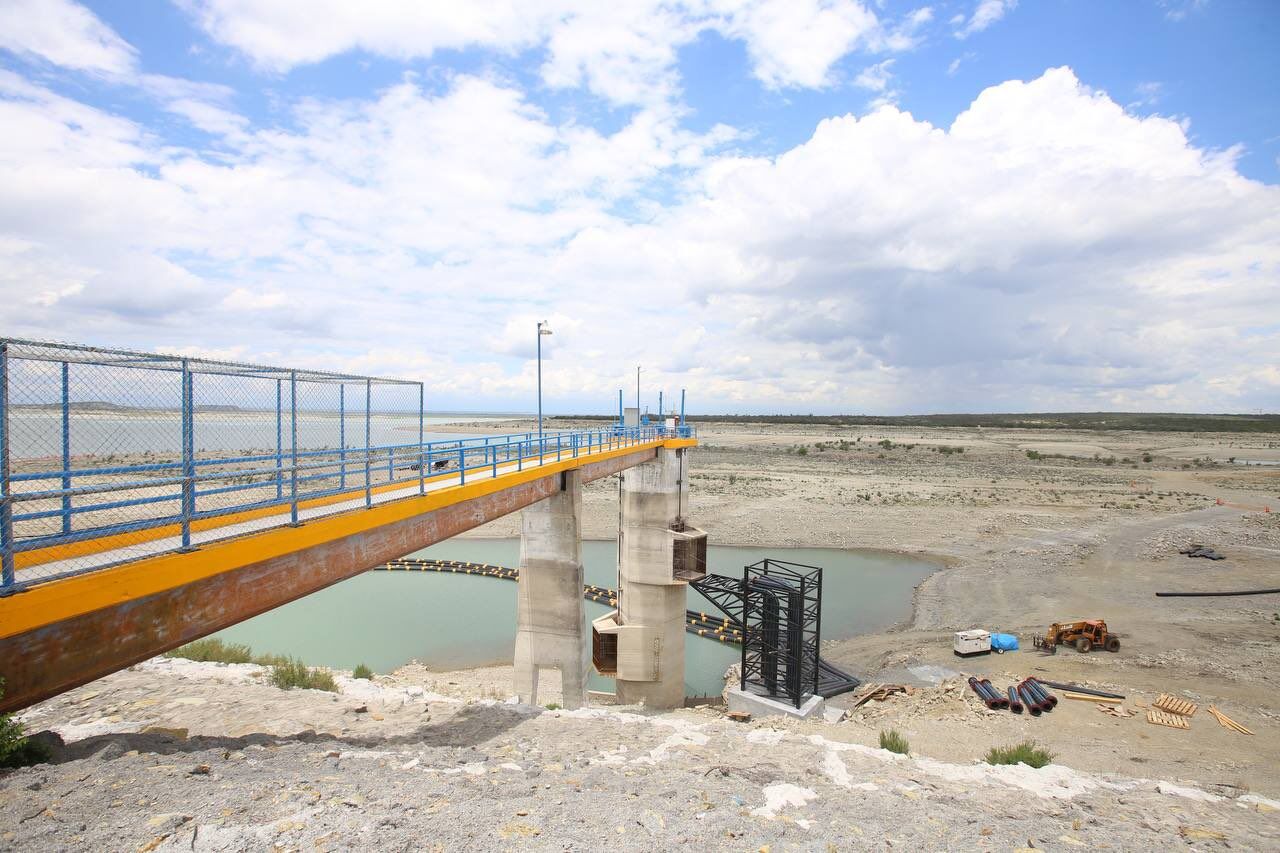 Por escasez de agua en Monterrey, industriales aportarán hasta 500 litros por segundo