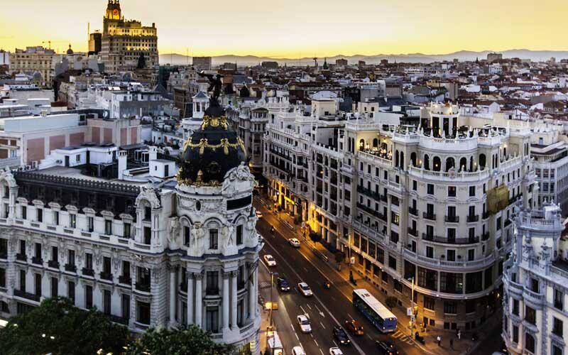 Oportunidades de inversión en el sector inmobiliario español para inversores latinos