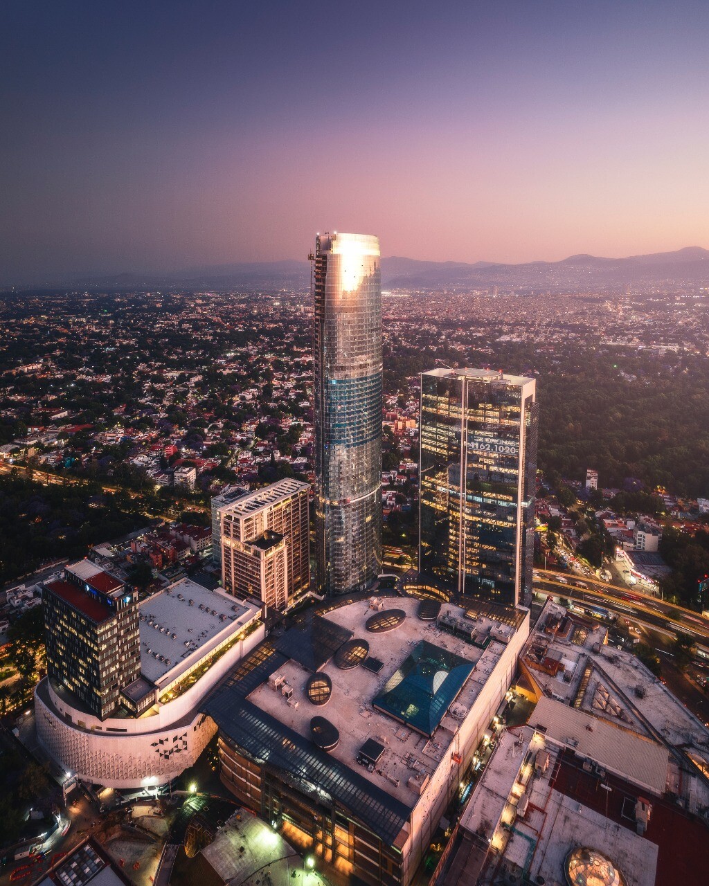 Mítikah Centro Comercial abre sus puertas al público