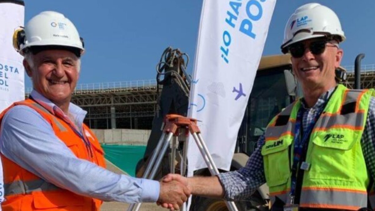 Directivos durante la colocación de la primera piedra Foto: Costa de Sol