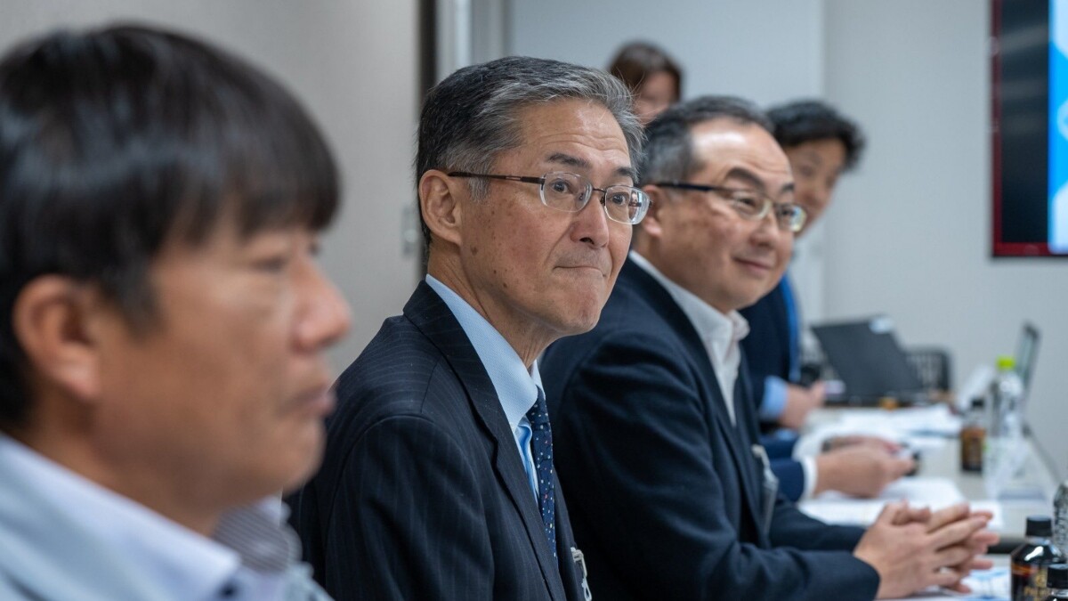 Empresarios de la compañía en diálogo con autoridades Foto: @diegosinhue