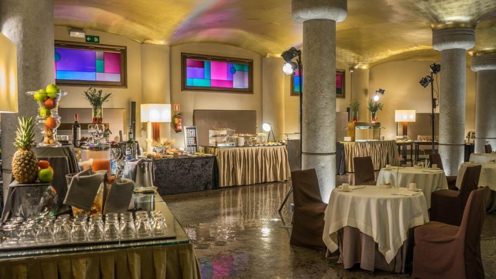 centro de convenciones alt