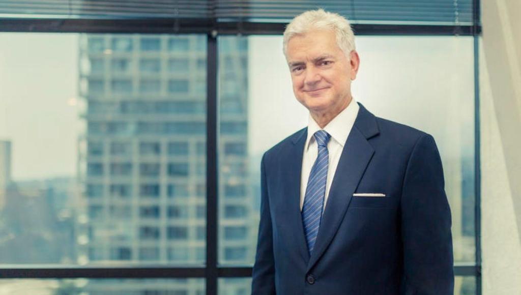 exni-luis-Gutierrez-alt