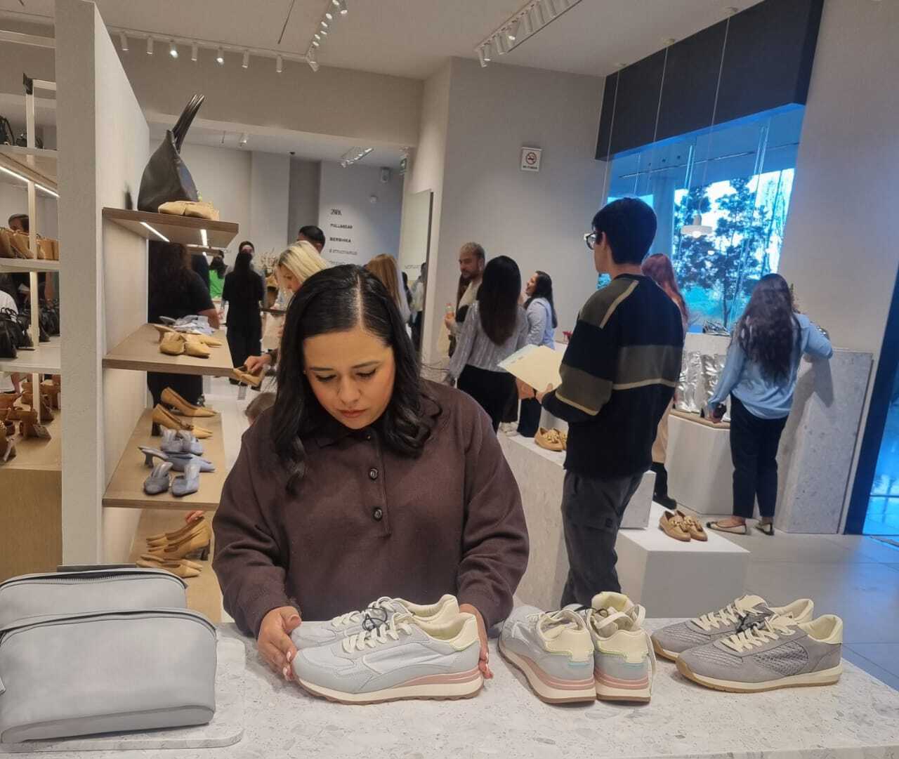 Fibra Uno y Grupo Inditex presentan For & From, tienda outlet que prioriza inclusión laboral 