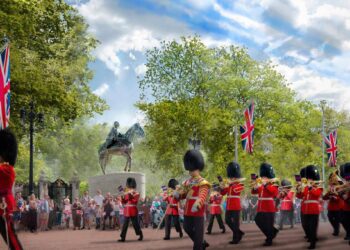 Una impecable guardia de honor desfila en uniformes rojos y sombreros de piel de oso a lo largo de una avenida arbolada engalanada con banderas Union Jack, creando un espectáculo emblemático que realza el entorno. En las cercanías, el prestigioso Monumento a la Reina Isabel II y la majestuosa estatua ecuestre aportan un aura histórica y distinción al área. Esta excepcional ubicación no solo ofrece un vibrante ambiente cultural para sus residentes e inversionistas, sino que también representa una oportunidad única para formar parte de una de las zonas más exclusivas y codiciadas del sector inmobiliario premium.