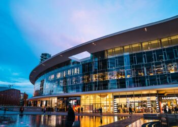 Desarrollas un nuevo centro comercial-alt