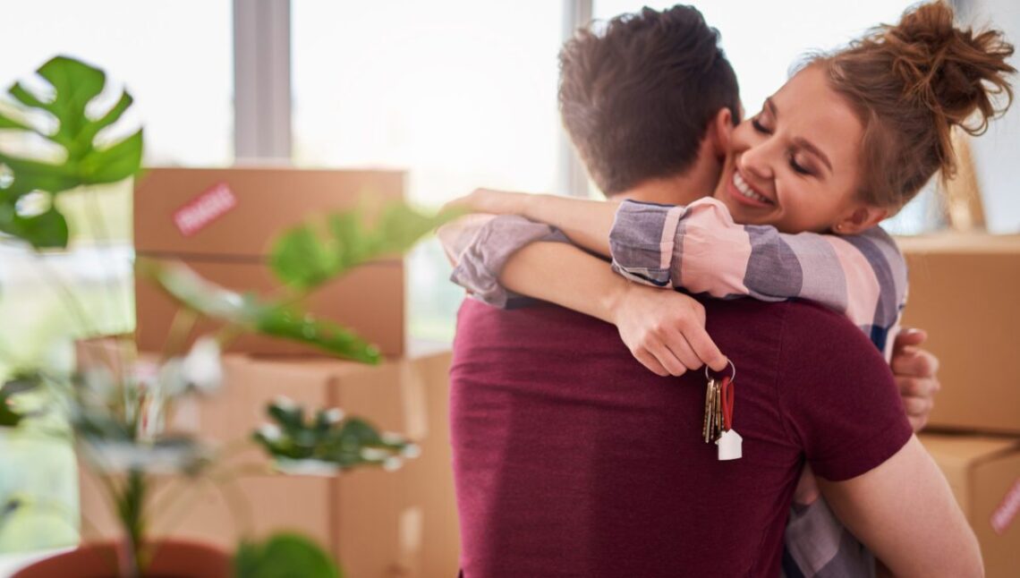claves-comprar-vivienda-pareja-alt