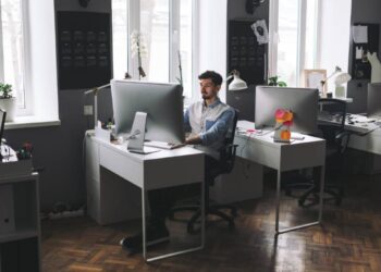 Empresas buscan oficinas de menores espacios a 300m2: Spot2.mx