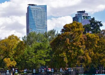 Oficinas en México: Absorción de espacios mayores a 1,000 m² toca mínimo histórico en 2026