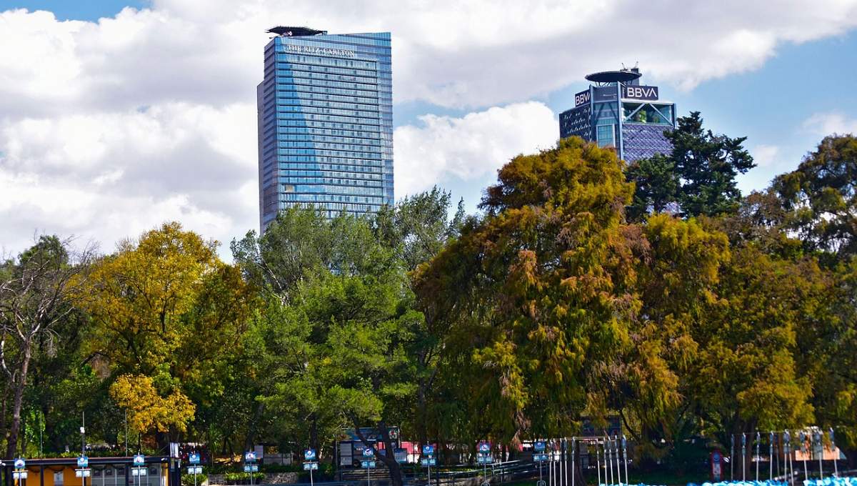 Oficinas en México: Absorción de espacios mayores a 1,000 m² toca mínimo histórico en 2026
